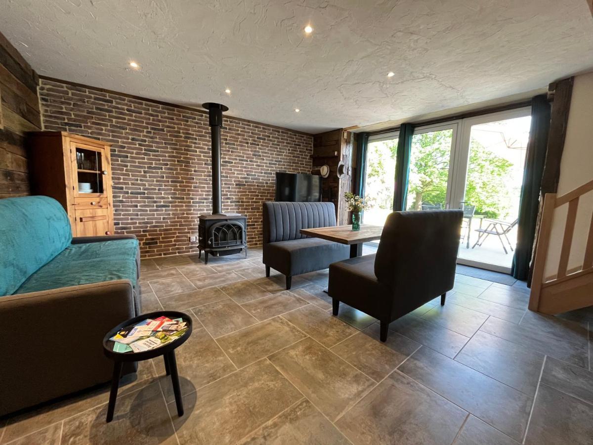 Maison D'Hote Avec Sauna Et Jacuzzi A La Campagne Les Portes du Coglais Exterior photo