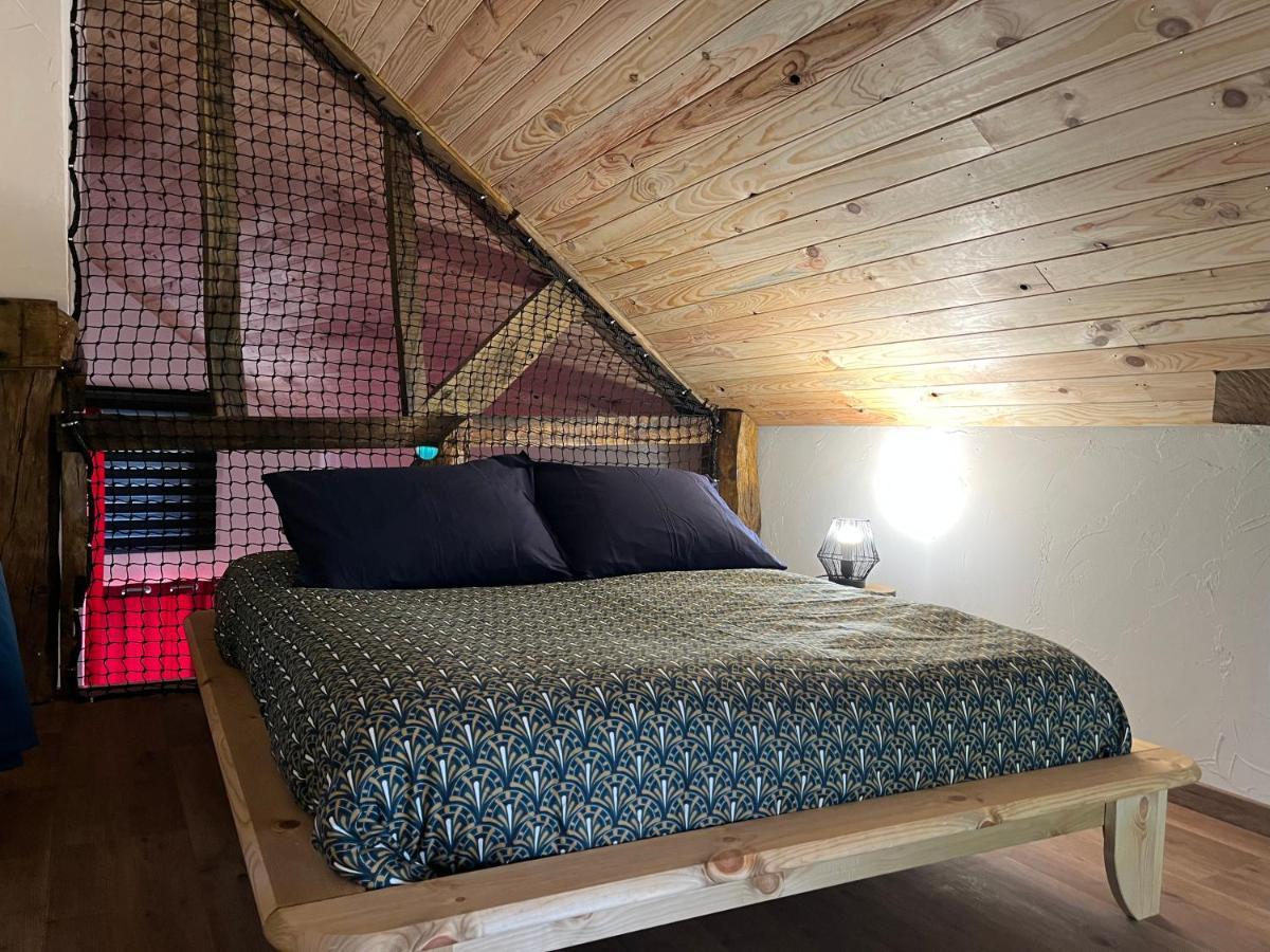 Maison D'Hote Avec Sauna Et Jacuzzi A La Campagne Les Portes du Coglais Exterior photo