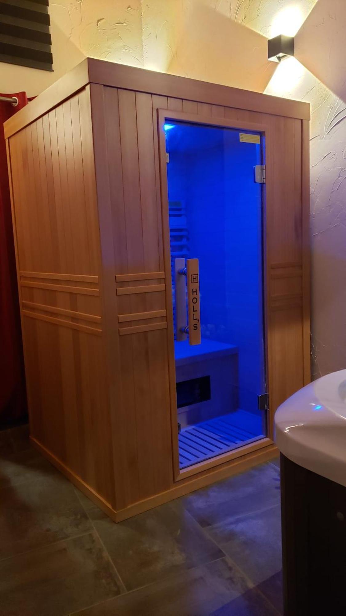 Maison D'Hote Avec Sauna Et Jacuzzi A La Campagne Les Portes du Coglais Exterior photo